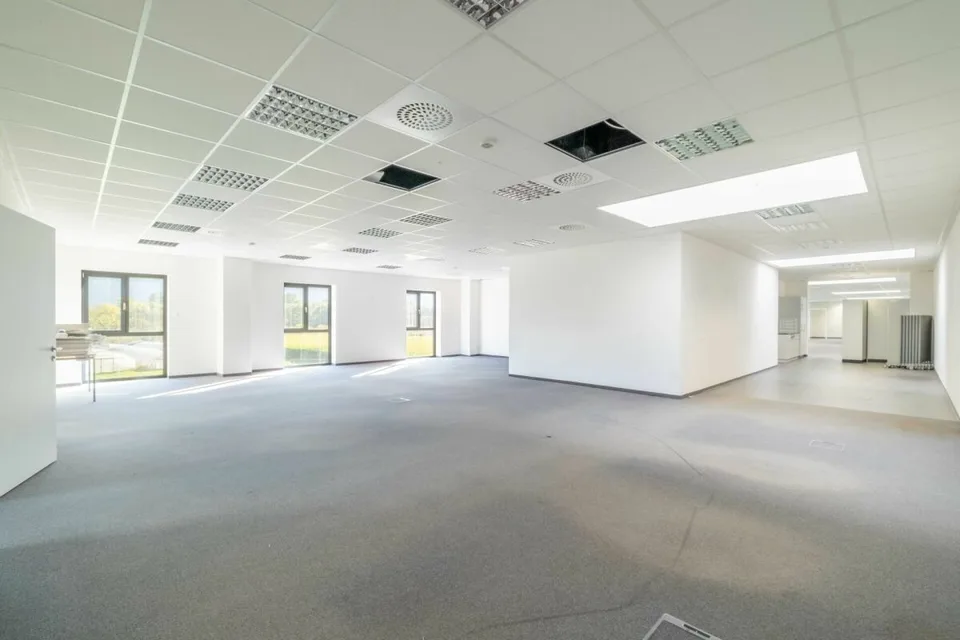 Attraktive Büroräumlichkeiten ab 250 m2  - hell, modern und zentral
