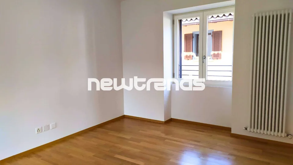 Rancate, 3.5 locali 1 piano con balcone e servizi nelle vicinanze
