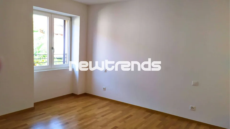 Rancate, 3.5 locali 1 piano con balcone e servizi nelle vicinanze