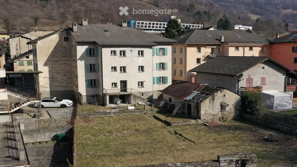 Rendite 9%, Mehrfamilienhaus, teilrenoviert mit 6 Wohnungen, im Zentrum von Faido TI