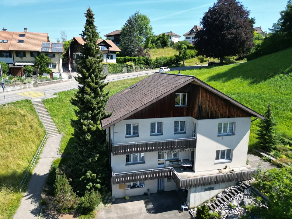 Maison familiale spacieuse avec 9,5 pièces et une offre d'espace de rêve