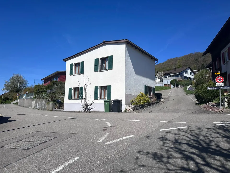 Charmantes 4.5-Zimmer-Einfamilienhaus in ruhiger Lage von Zuzgen