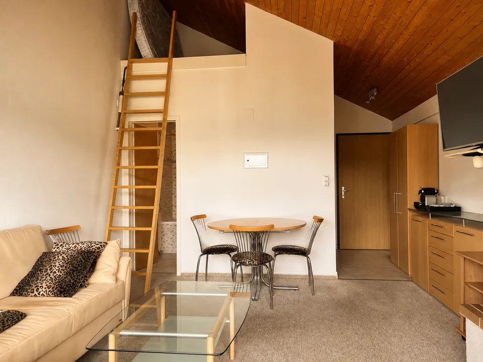 Appartement cosy 1,5 pièces avec galerie à Obersaxen