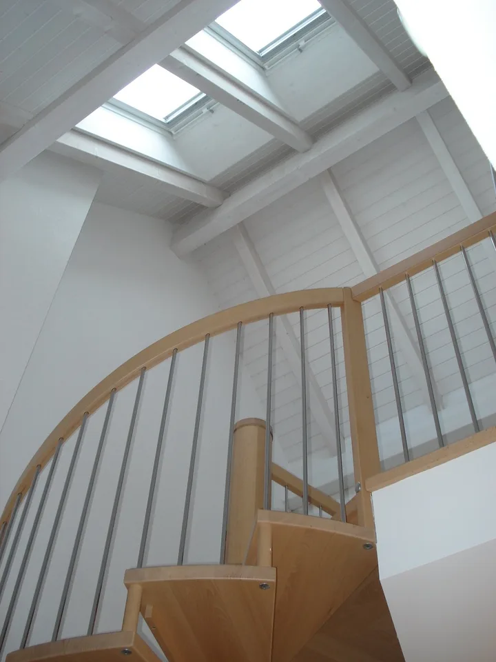 Grosszügige 6.5-Zimmer-Wohnung mit Balkon und Garage in Rümlang