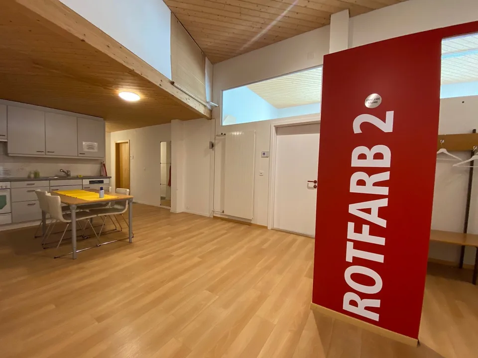 * Studio, * Ufficio, * Attività commerciali, ... Il tuo spazio in un ambiente di alta qualità, con parcheggio etc.
