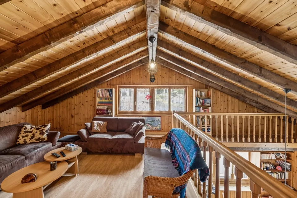 Wohnung mit 4,5 Zimmern, Galerie und Dachboden - Saxon Dorf