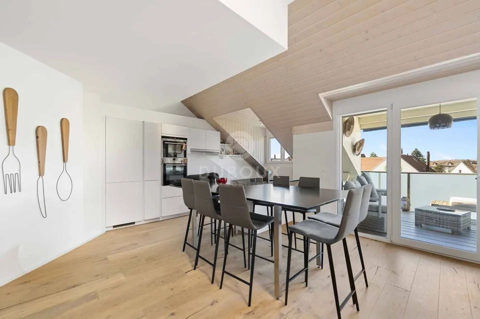 PRÄCHTIGES DUPLEX-APARTMENT MIT 5 ZIMMERN IM HERZEN VON GLAND