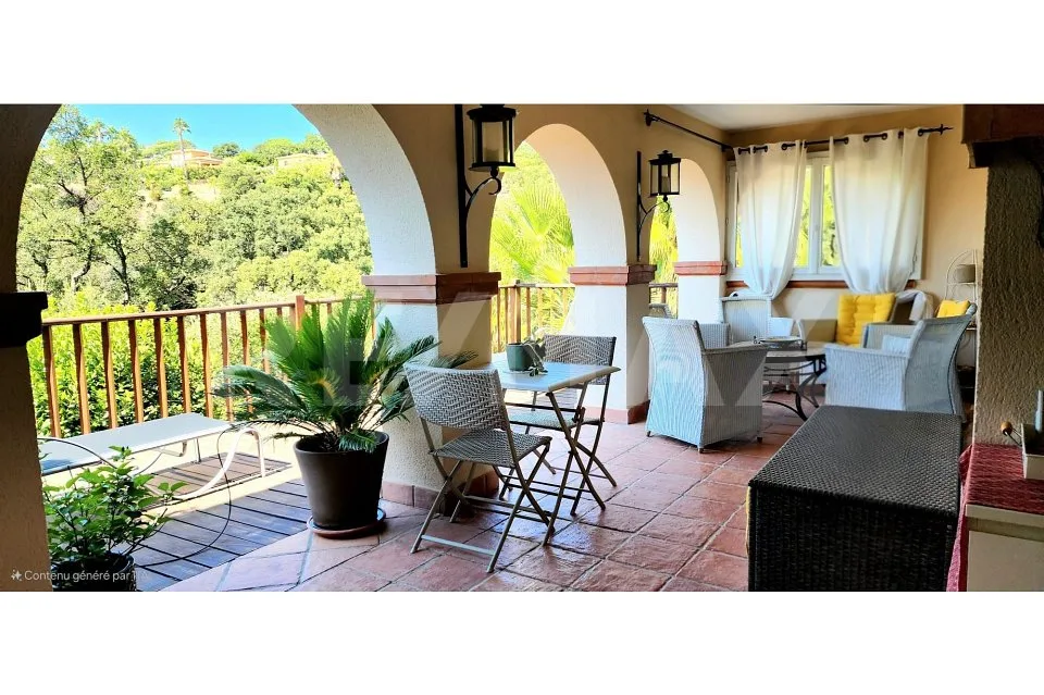 Attraktive 5-Zimmer-Maisonette-Wohnung in Sainte-Maxime Côte d'Azur