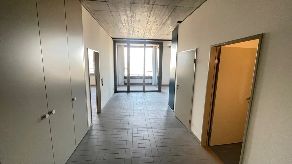 Stilvolle 2.5-Zimmerwohnung im Hochhaus mit Aussicht