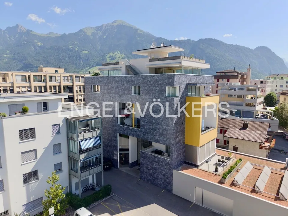 Rendement élevé & Attique de luxe avec piscine & garage privé : Habitat exclusif &