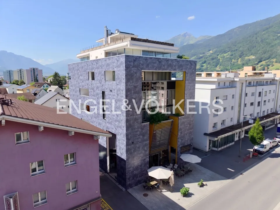 Top-Rendite & Luxus-Attika mit Pool & Privatgarage: Exklusives Wohn- &