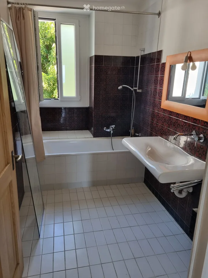 A louer à Neuchâtel, 2 appartements de 5,5 pces, calme, vue