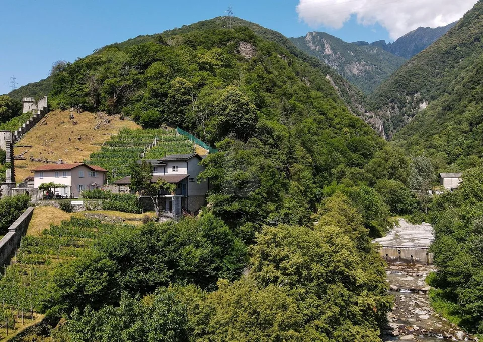 PRODUZIONE E ACCOGLIENZA IN POSIZIONE IDEALE