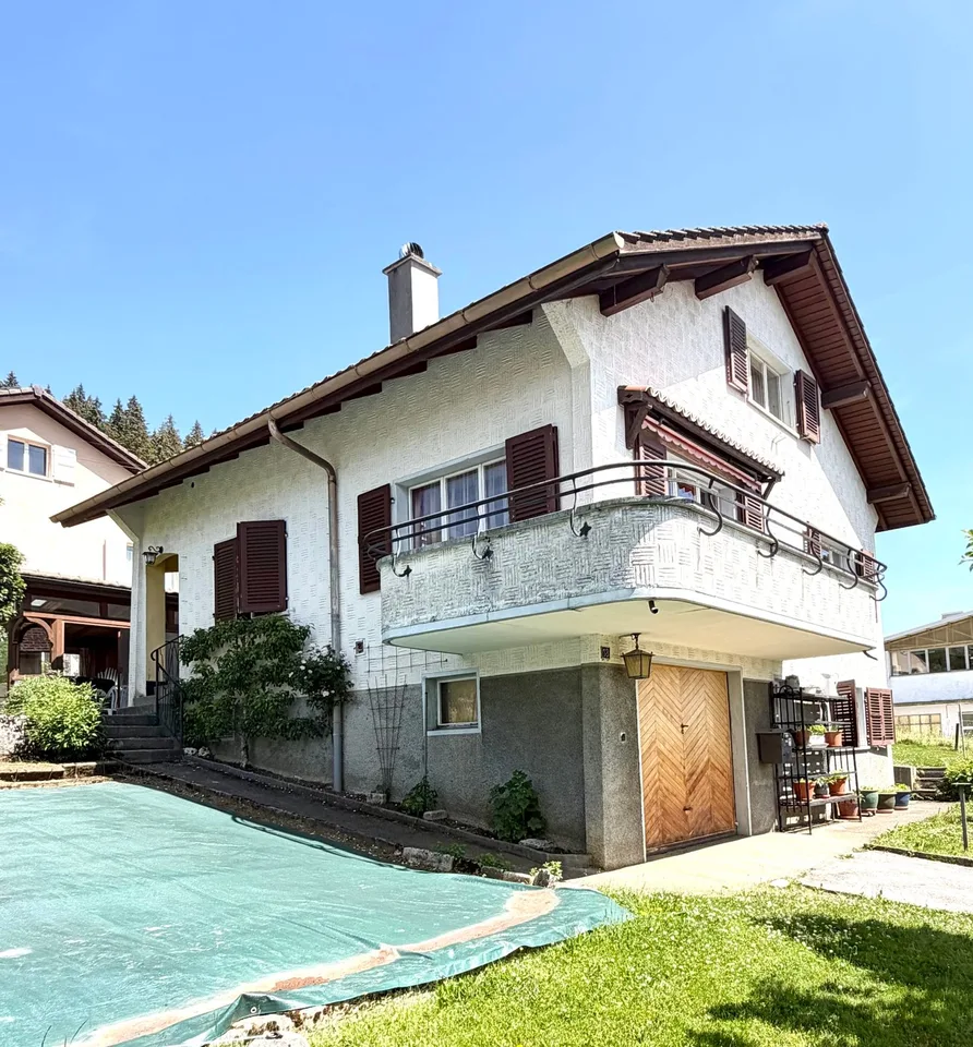 Einfamilienhaus auf drei Ebenen mit Balkon, Garten, Parkplatz – Foto 6 von 7