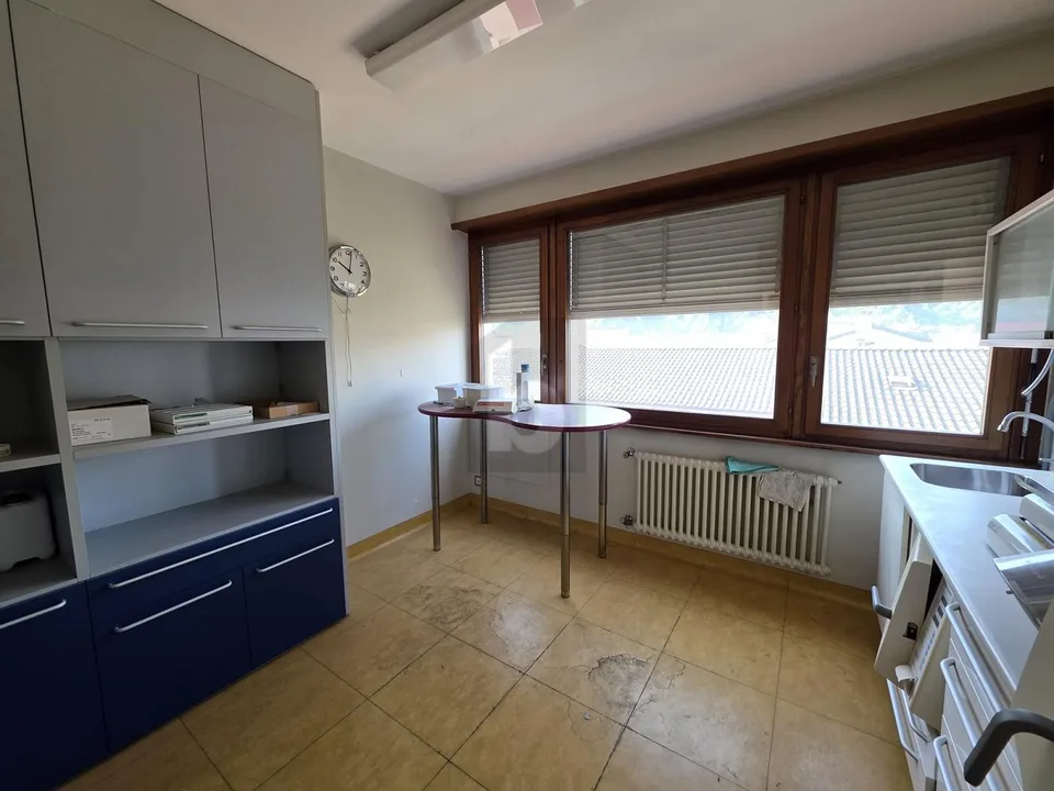Espaceux et ensoleillé dans un emplacement central