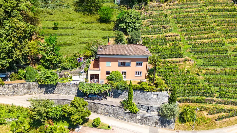 Zweitwohnsitz , Lago Maggiore, Tessin: Anwesen mit atemberaubendem Seeblick