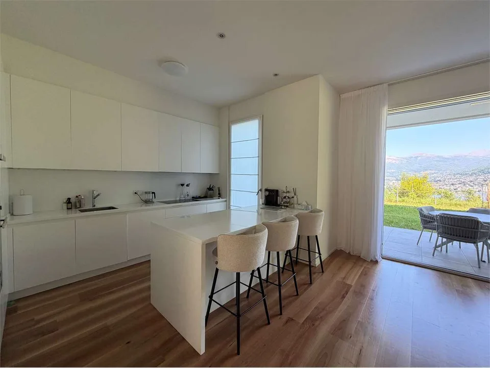 Eleganza senza compromessi con vista mozzafiato sul Lago di Lugano