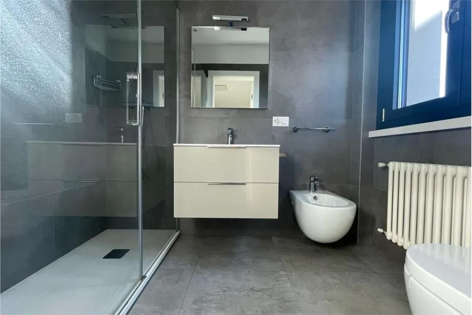 Lugano: recente attico 4.5 locali arredato a nuovo – foto 10 di 12