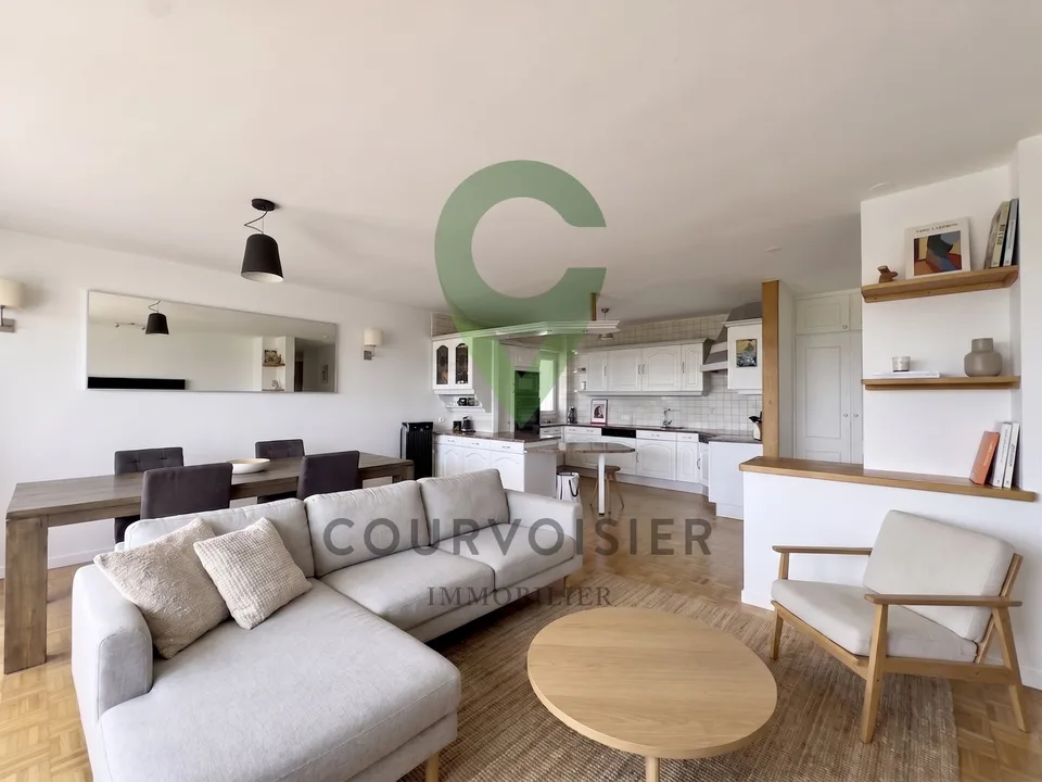 Appartement à rafraîchir avec vue dégagée et piscine de résidence
