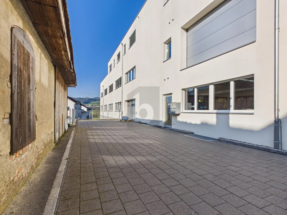 MODERNE WERKSTATT FÜR FLEXIBLE NUTZUNG
