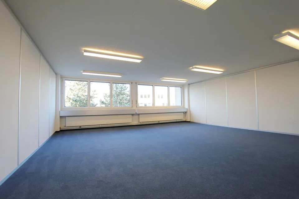 Büro mit flexibler Raumaufteilung in der nähe vom Brüttseller-Kreuz