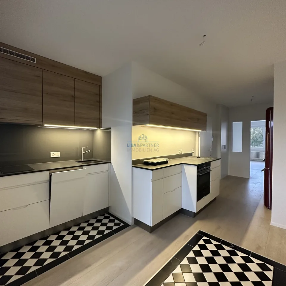 Idyllisches Wohnvergnügen: Moderne 3-Zimmer-Wohnung mit Wintergarten