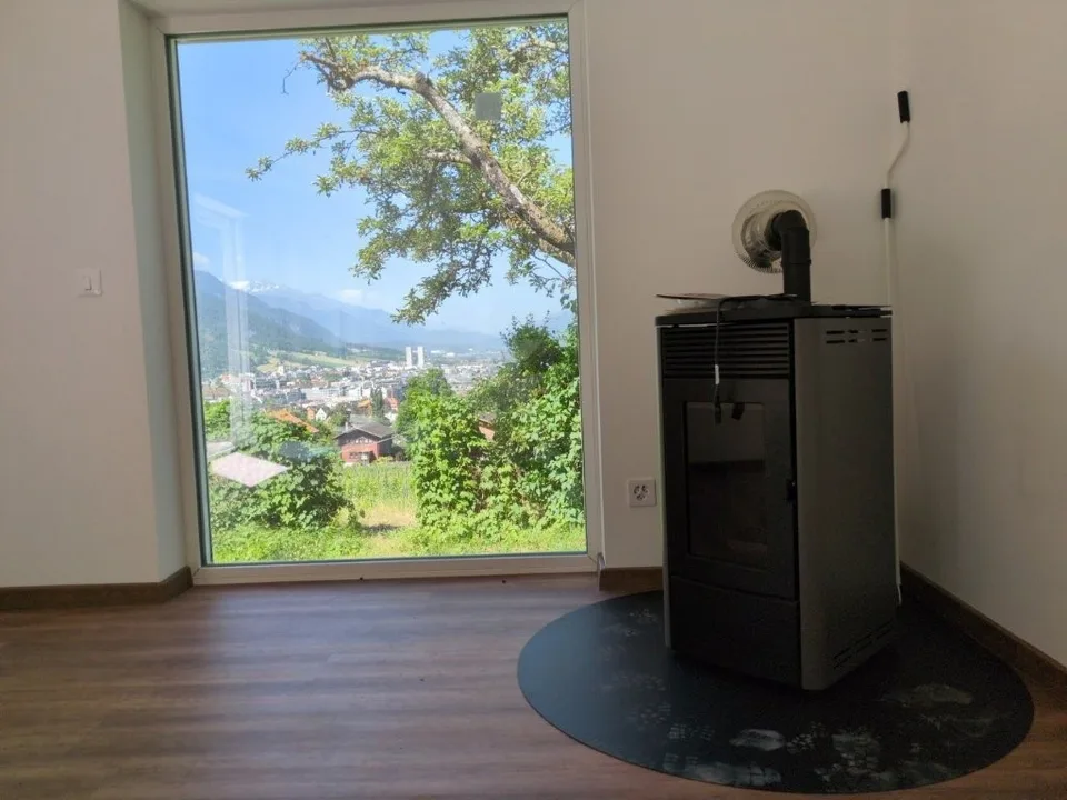 Ökologisches Tiny House an idyllischer Lage mit grossem Sitzplatz und Garten