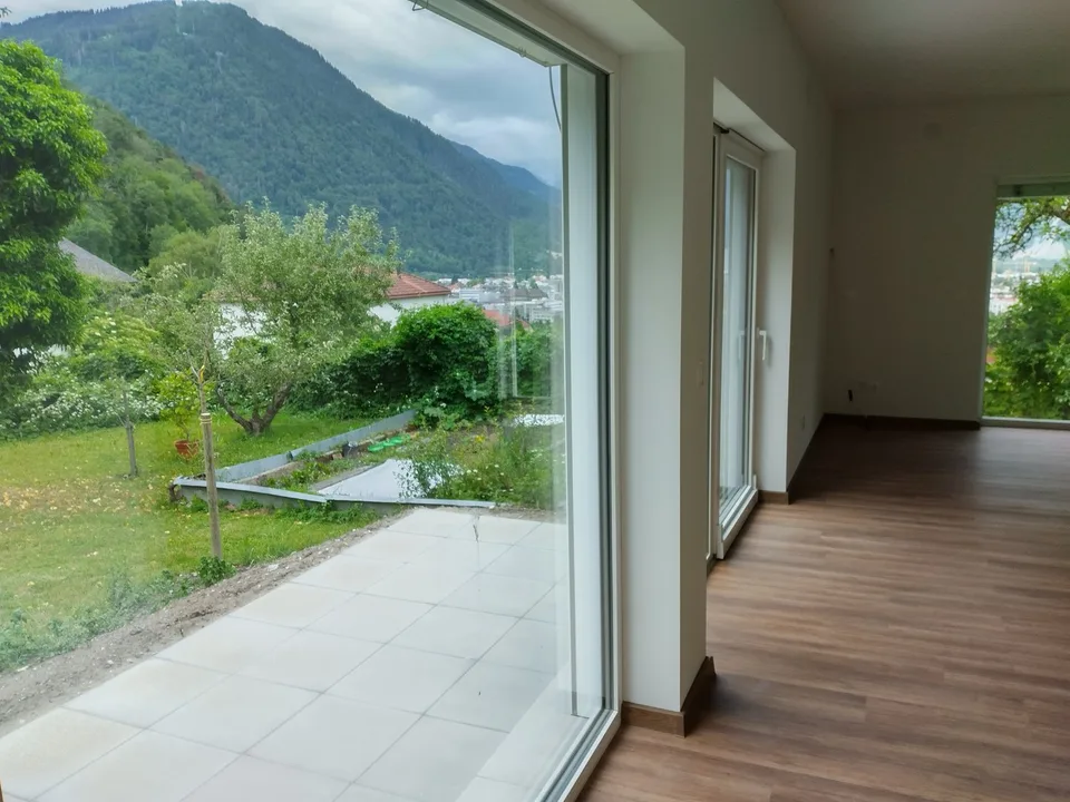 Ökologisches Tiny House an idyllischer Lage mit grossem Sitzplatz und Garten