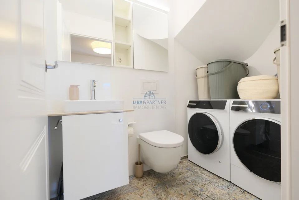 Voll klimatisiertes Duplex-Penthouse mit grosszügiger Dachterrasse