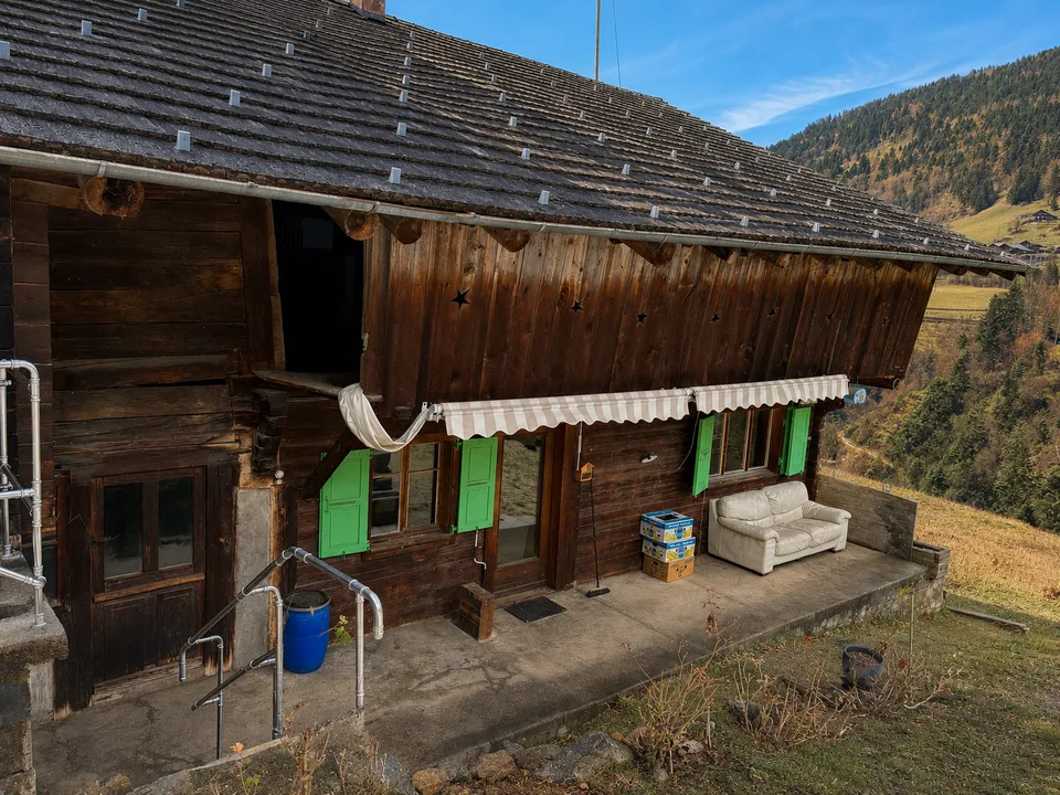 À vendre ? Chalet à rénover avec fort potentiel de développement à Troistorrents | CHF 390'000.?