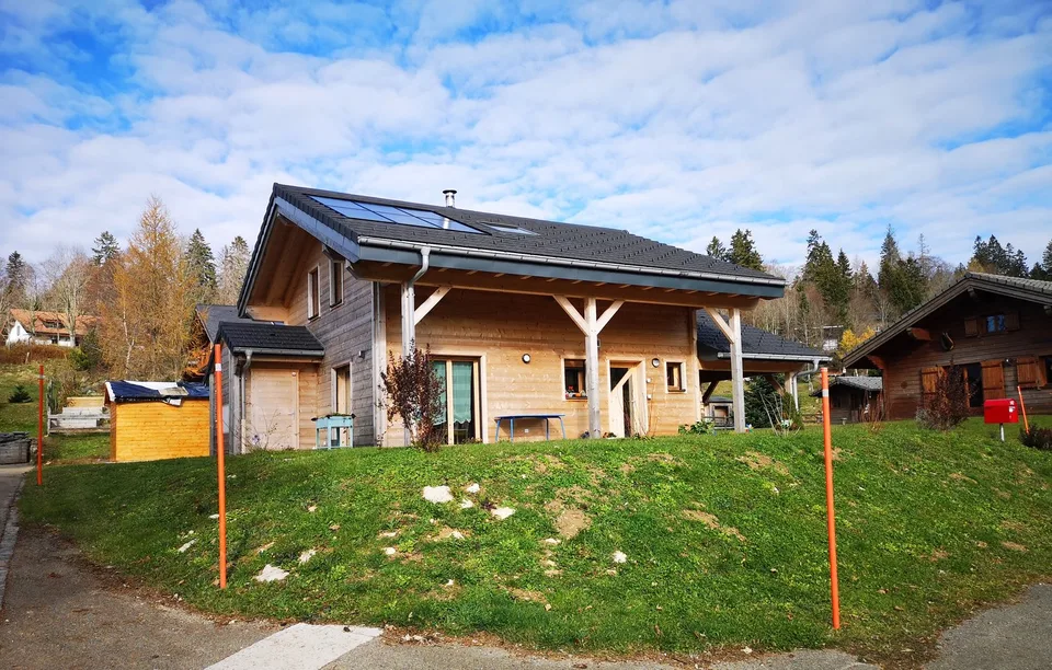 A vendre aux Savagnières, 6 maisons/chalets avec tout le confort moderne, construction dès 2025