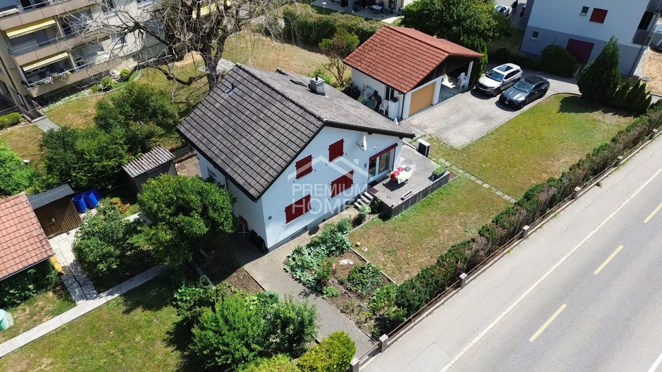 Familienhaus mit grosszügigem Grundstück