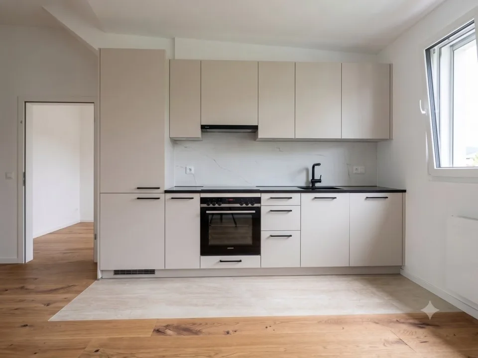 SANIERTE CHARMANTE DACHWOHNUNG ZU VERMIETEN
