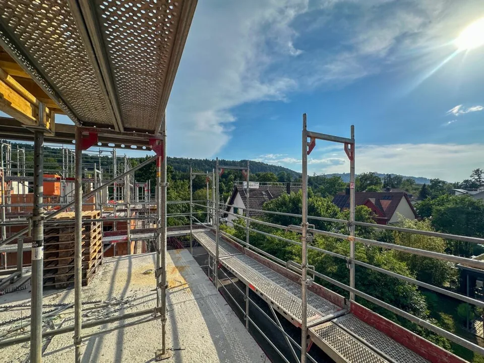 2½-Zimmer Attikawohnung - Mit Blick ins Grüne und in die Abendsonne.