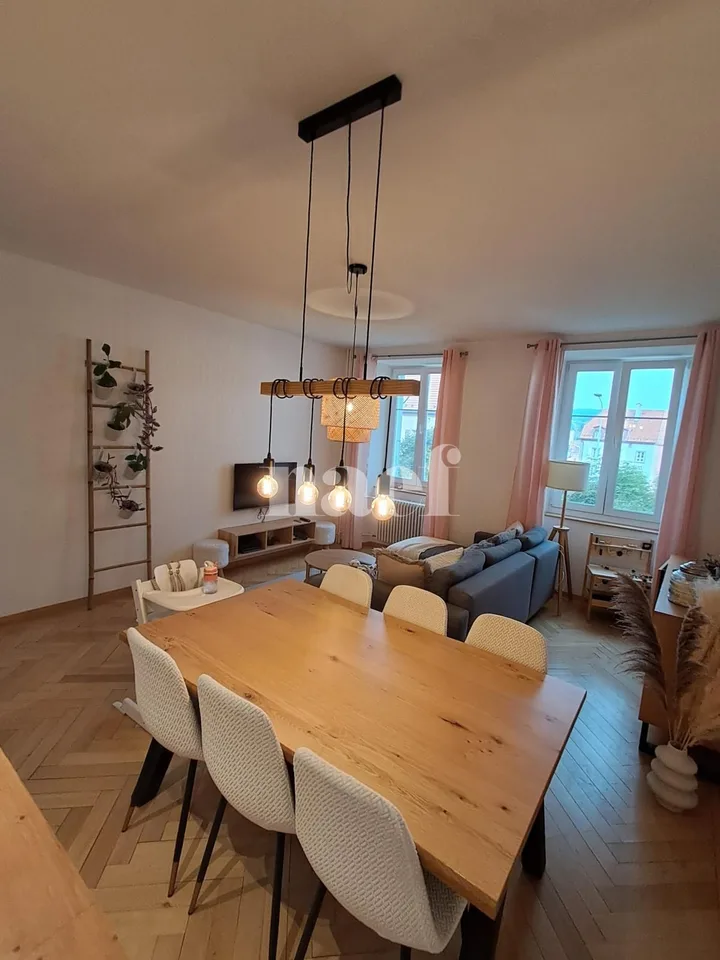 Superbe logement au rez avec cuisine agencée habitable