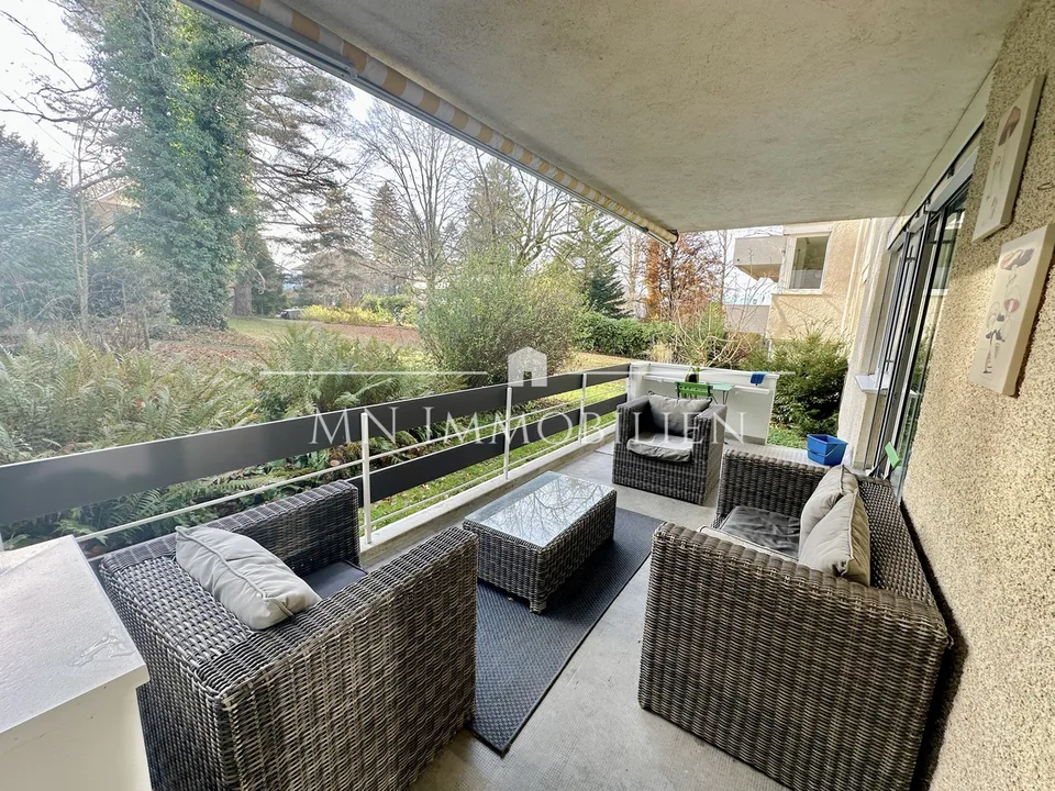 Ampio appartamento di 5 locali con balcone e vista sul giardino