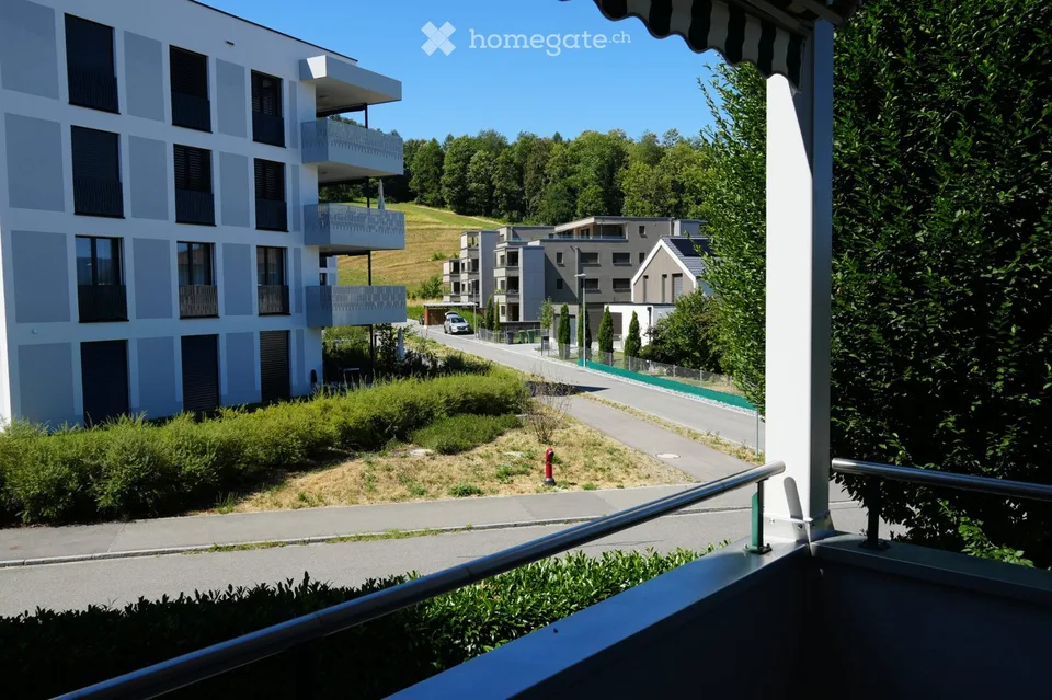 Appartement calme de 5,5 pièces à Gränichen, avec beaucoup d'espace vert et de confort