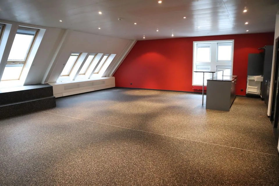 Grosszügiges und modernes Bürohaus zu vermieten
