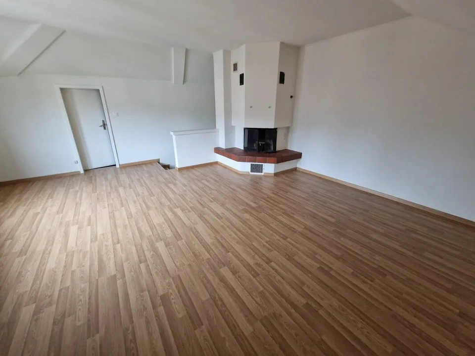 Exclusif ! Appartement rénové de 5,5 pièces 180 m2