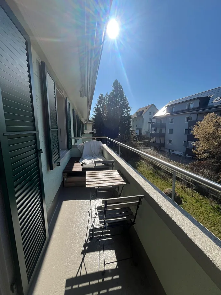 Appartamento luminoso 2.5 locali con balcone a Ostermundigen – disponibile da agosto 2026