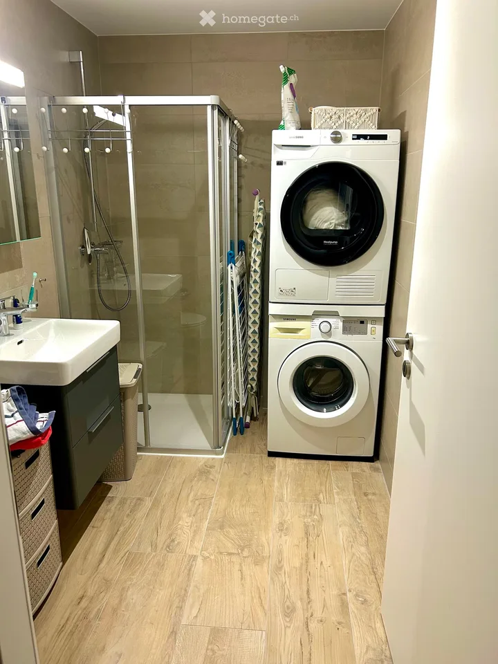 Zu vermieten - Charmantes möbliertes 3.5-Zimmer-Apartment - Remaufens