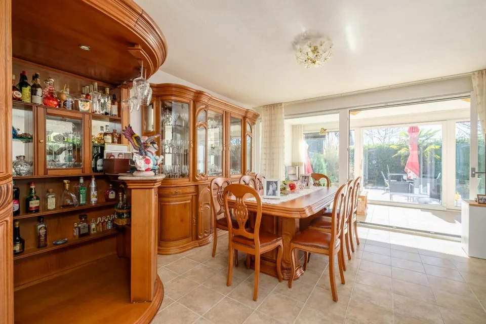 Eckvilla mit 300 m² Garten - 4 Schlafzimmer