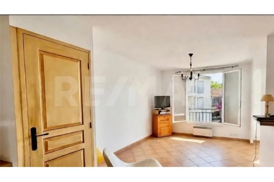 Einmalige Gelegenheit - Grosses Studio mit Garagenplatz im Zentrum von Saint-Tropez