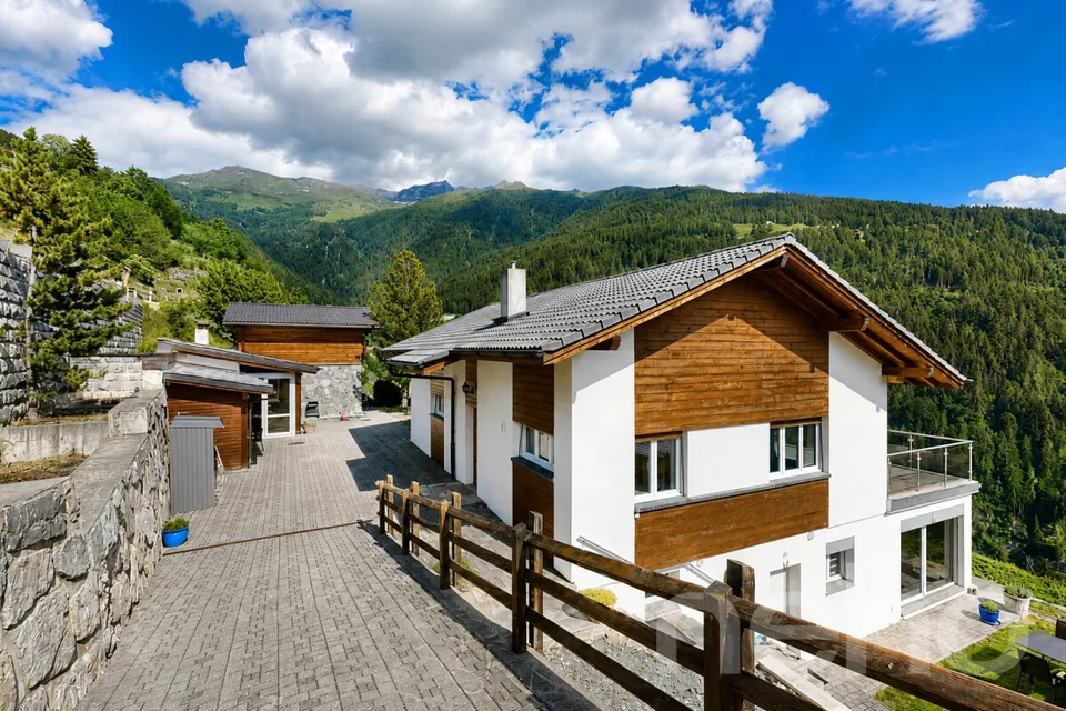 Magnifique propriété avec vue panoramique à Mase