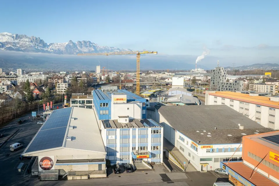 Lichtdurchflutete Büroräume mit Aussicht - Top Lage nahe Bahnhof