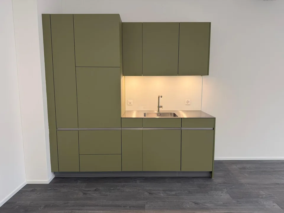 Spazio ufficio/commerciale moderno, completamente sviluppato, in posizione ottimale