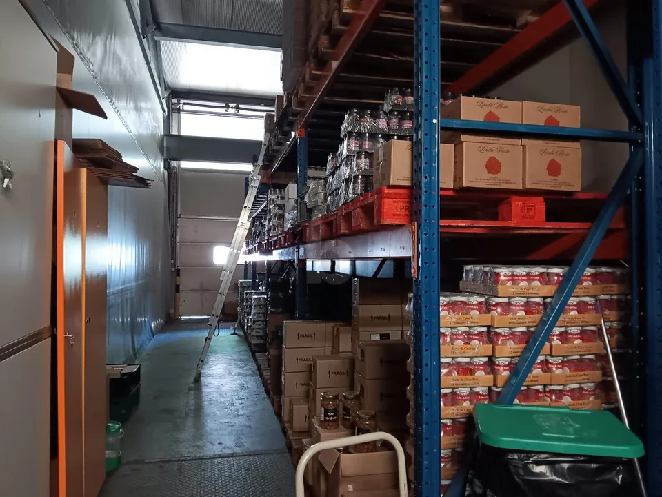 2 CAMERE FREDDE E UFFICIO VICINO YVERDON!