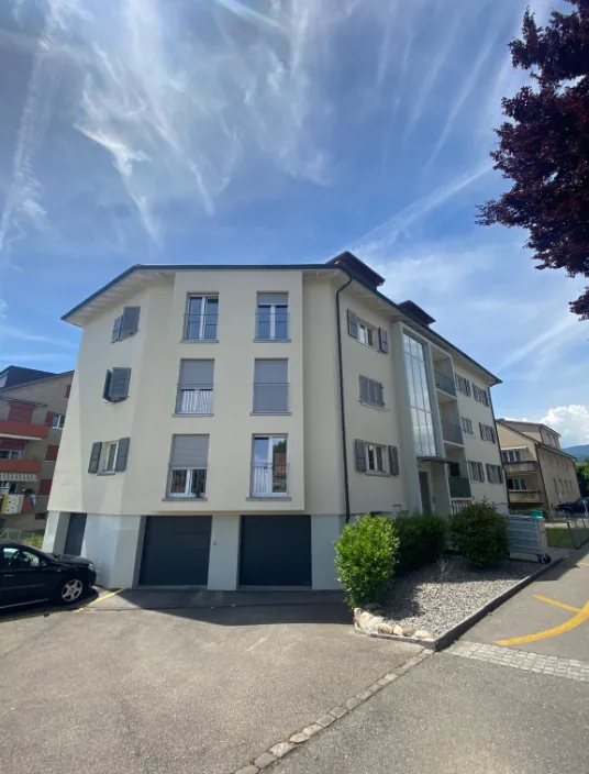 Aussenparkplatz in Brügg zu vermeiten
