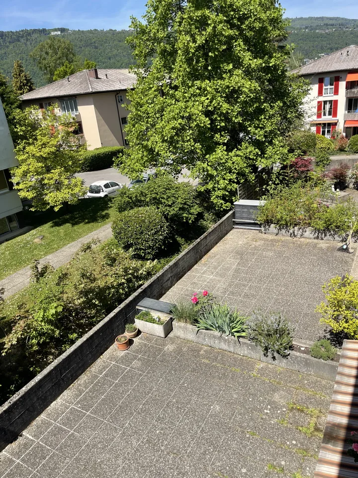 Parterre mit schönem Grundriss & einer grossen Terrasse