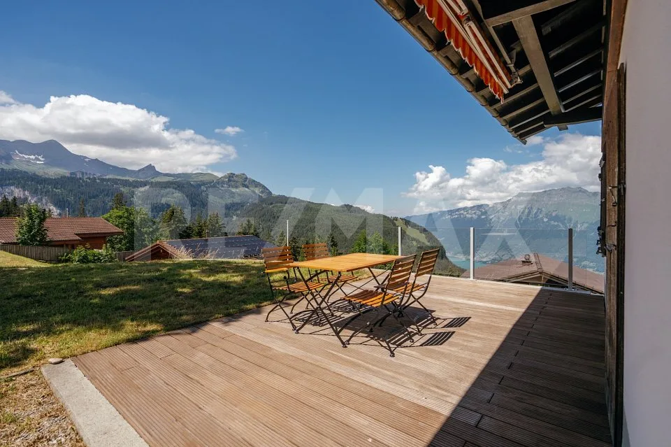 Die Berge vor Augen, den See zu Füssen - Ferienchalet mit 4.5 Zimmern und zusätzlichem Studio